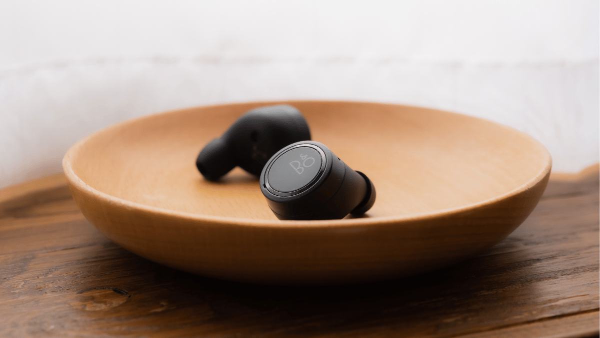 Read more about the article Best Earbuds for Small Ears: The Ultimate Guide for 2025